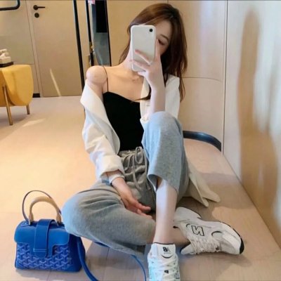 踉跄女孩